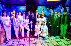 ДУАЙЕН ПРИВЕТСТВУЕТ ПОСЛОВ И ПОСЛАННИКОВ ДУАЙЕН ПРИВЕТСТВУЕТ ПОСЛОВ И ПОСЛАННИКОВ