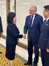 로씨야에로의 방문을 맞으며 로씨야에로의 방문을 맞으며